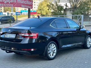 Skoda Superb foto 4