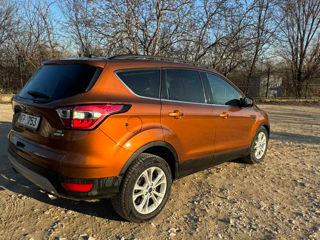 Ford Kuga foto 2