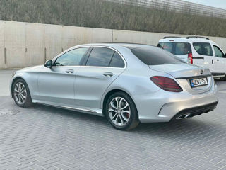 Mercedes C-Class foto 2