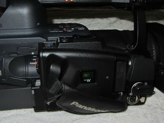 Panasonic Pro AG-HVX200 3CCD P2/DVCPRO 1080i High Definition Camcorder with 13x Optical Zoom практич foto 1