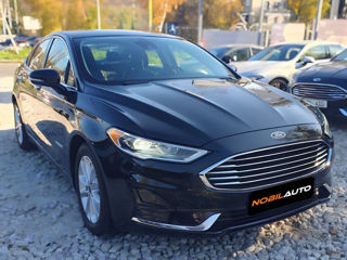 Ford Fusion foto 2