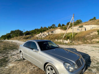 Mercedes E-Class foto 2