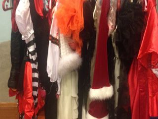 Продажа карнавальных костюмов и нарядных платьев