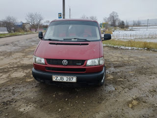 Volkswagen Caravelle foto 2