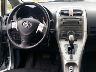 Toyota Auris foto 8