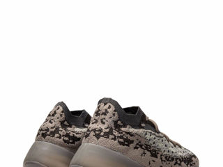 Yeezy Boost 380 Salt Stone Sneakers foto 4