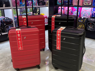 Новый приход облегченных чемоданов от фирмы Pigeon! foto 18
