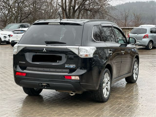 Mitsubishi Outlander foto 4