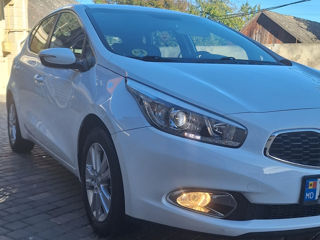 KIA Ceed foto 2