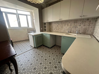 Apartament cu 2 camere, 58 m², Sculeni, Chișinău foto 3