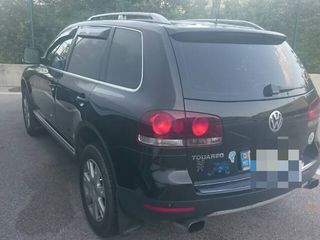 Volkswagen Touareg foto 1