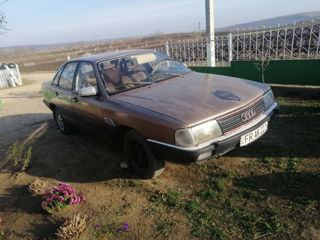 Audi 100 foto 2