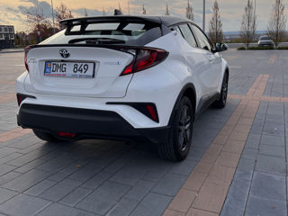 Toyota C-HR foto 4