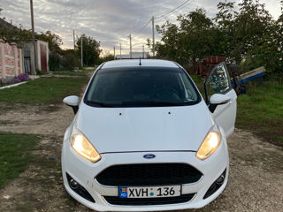 Ford Fiesta 5D