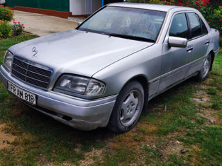 Mercedes C-Class foto 4