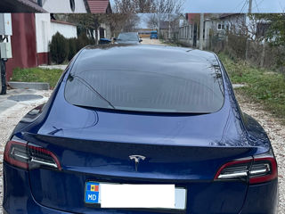 Tesla Model 3 foto 7