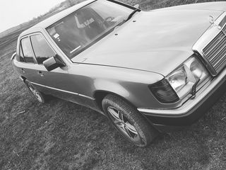 Mercedes Series (W124) foto 9