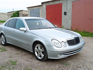 Mercedes E-Class foto 8