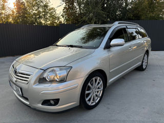 Toyota Avensis foto 1