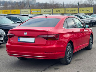 Volkswagen Jetta foto 5