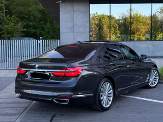 BMW 7 Series foto 3