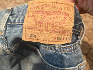 Vînd blugi Levi Strauss&Co foto 2