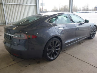 Tesla Model S foto 4