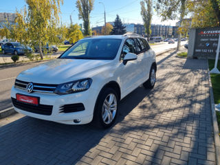 Volkswagen Touareg foto 1