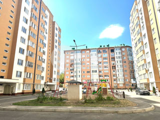 Apartament cu 2 camere, 70 m², Botanica, Chișinău foto 10