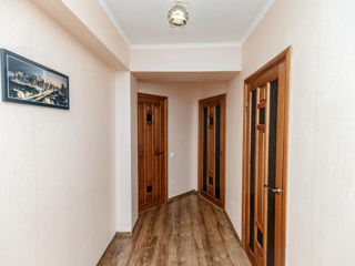 Apartament cu 2 camere, 85 m², Botanica, Chișinău foto 7