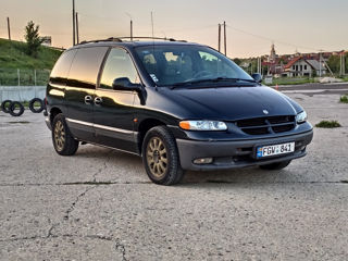 Chrysler Voyager foto 2