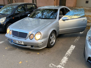 Mercedes CLK-Class foto 2