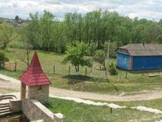 Se vinde sarai in satul Cotova (Drochia),linga izvor.Un loc ideal pentru agrement si turism.