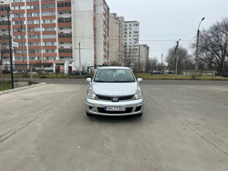 Nissan Tiida foto 2