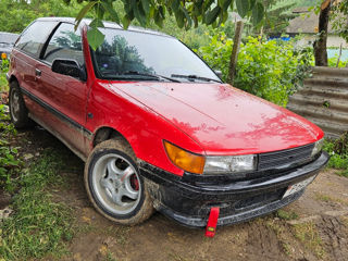 Mitsubishi Colt foto 2