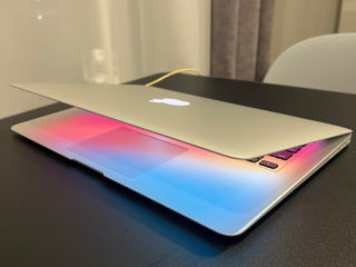MacBook Air (13-inch, 2017) Processor 1,8 GHz Dual-Core, Memory8GB/ 128 GB foto 2