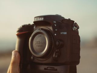 Nikon D7100 + Obiectiv Nikkor 18-105 VR foto 6