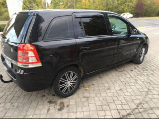 Opel Zafira foto 2