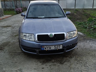 Skoda Superb foto 2