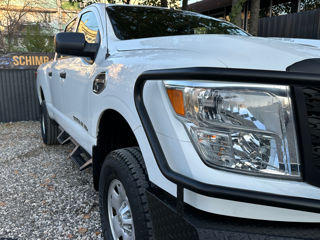 Nissan Titan foto 10