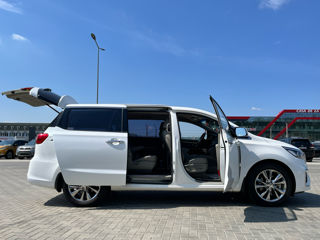 KIA Carnival foto 16