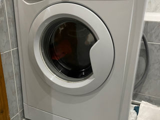 Indesit 5kg.Stare ideala.Lucreaza si spala Perfect.