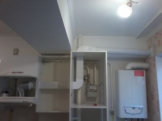 Установка кухонных вытяжек, монтаж и подключение пластиковых воздуховодов foto 5