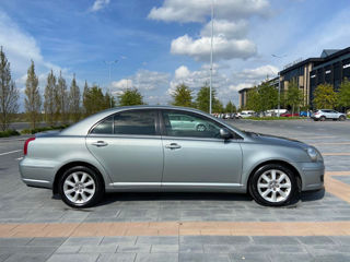 Toyota Avensis foto 5