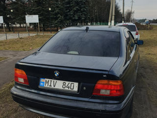 BMW 5 Series foto 5