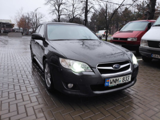 Subaru Legacy foto 1