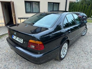 BMW 5 Series foto 4