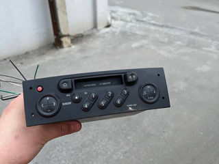casetofon cu radio pentru Renault Megane, model din anii 2000–2002  foto 0