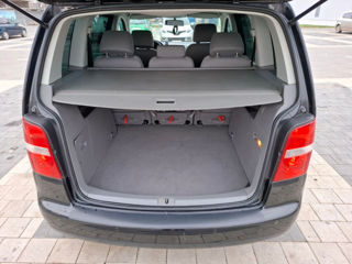 Volkswagen Touran foto 8