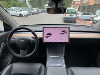 Tesla Model Y foto 8